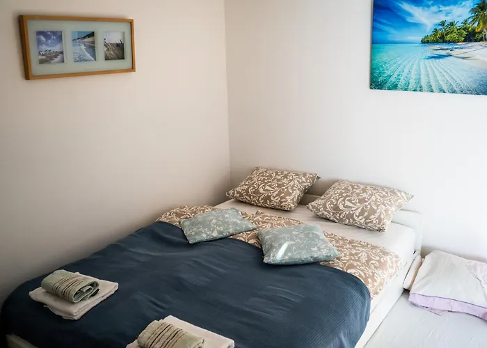 House With Scenic Apartman